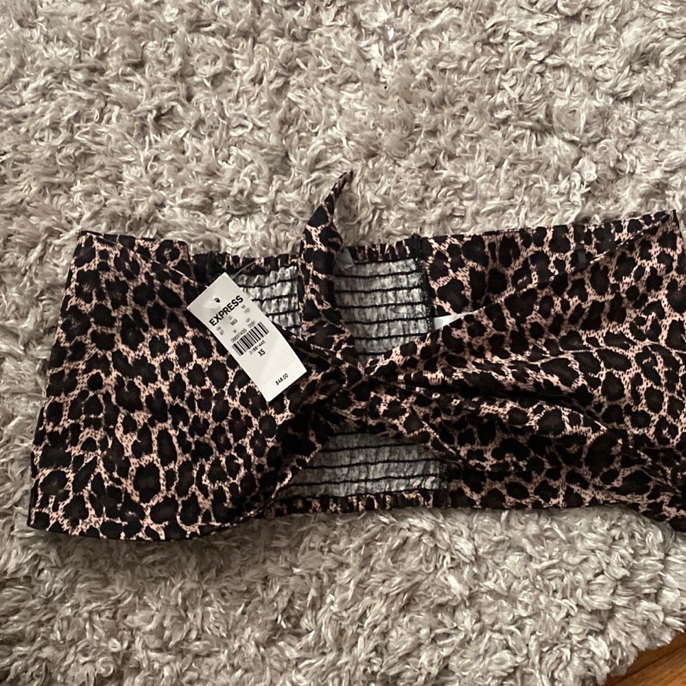 Cropped brand new top from express